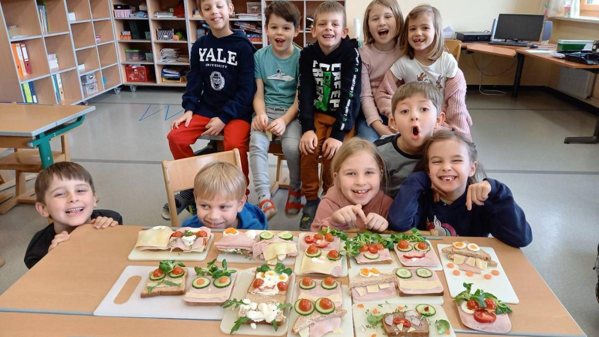 VS Eberndorf | LŠ Dobrla vas - Lustige gesunde Brötchen in der 1.a ...